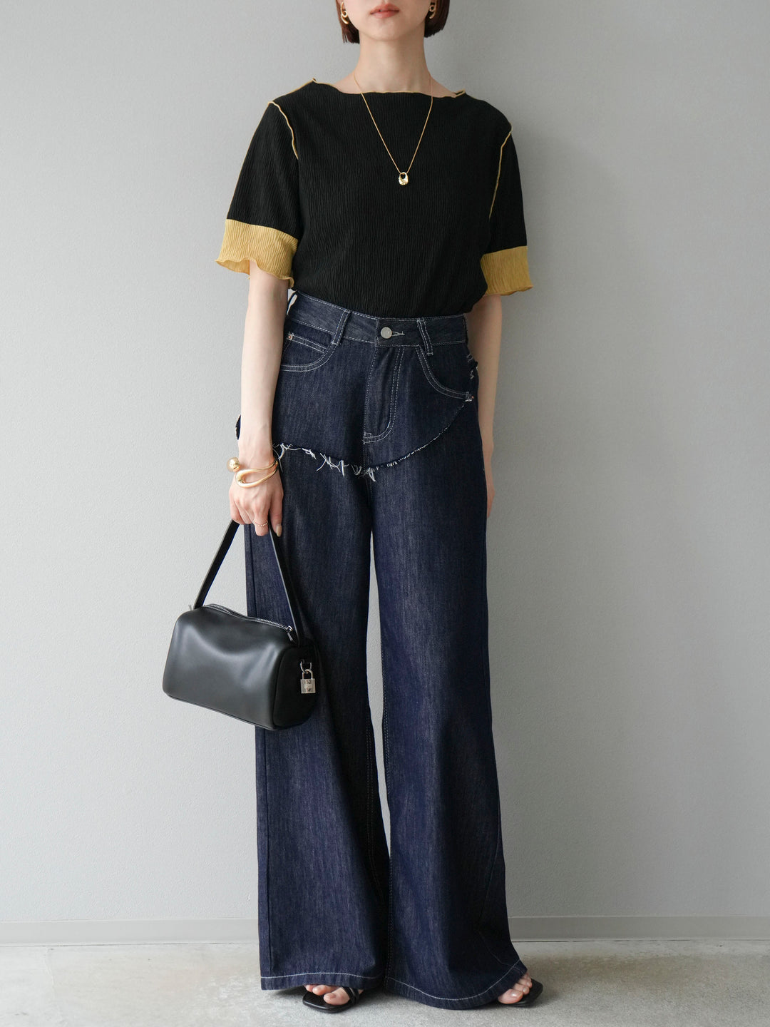 [SET] 百褶同色船領套頭衫 + 臀部設計牛仔褲（2 件組）