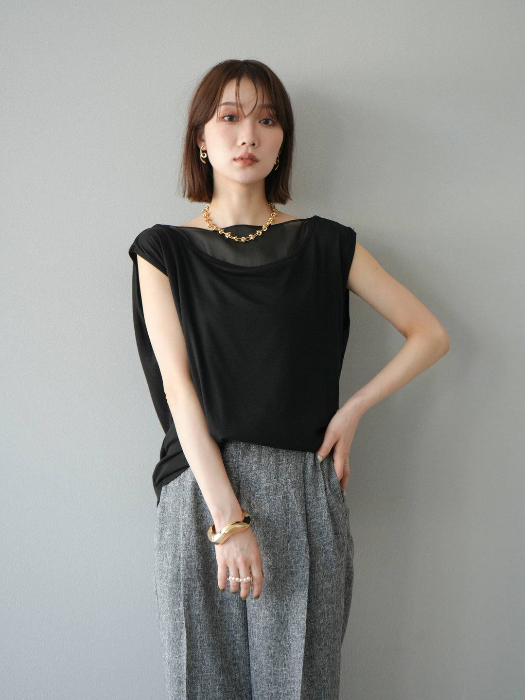 [預訂] 雙向透視多層垂墜上衣/黑色