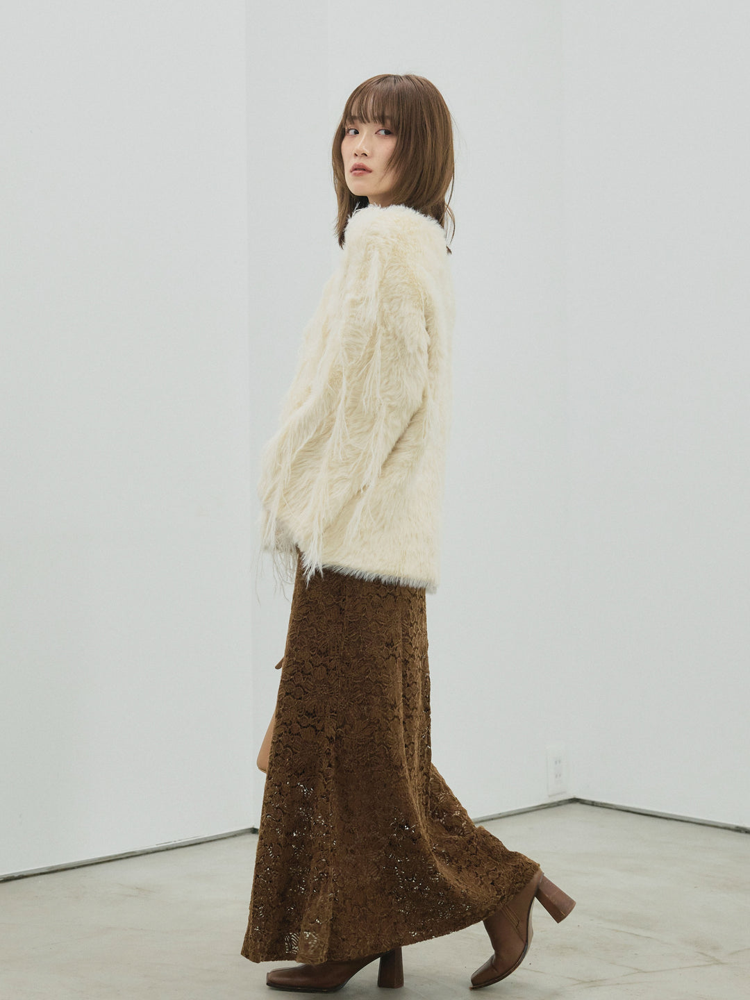 [予約]フェザーフリンジシャギーニットプルオーバー/beige