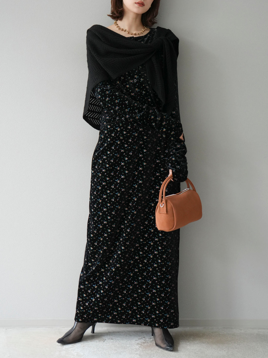 [予約]ベロアフラワープリントIラインスカート/ブラックxイエロー