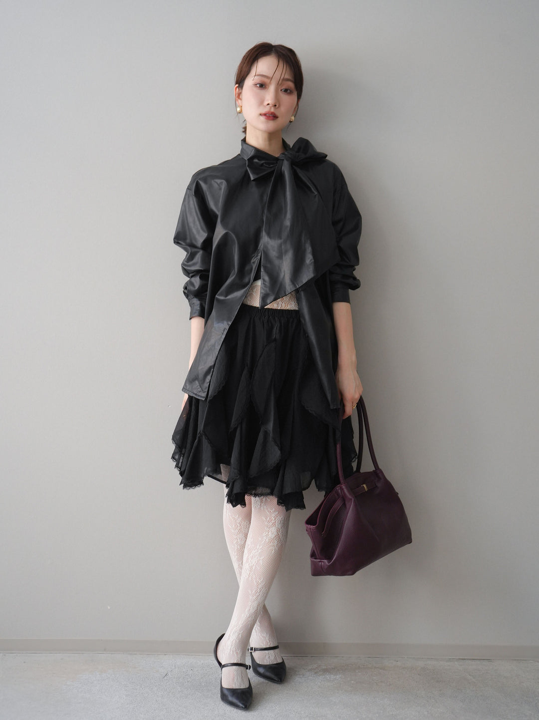 [予約]フェイクレザーボウタイブラウス/black