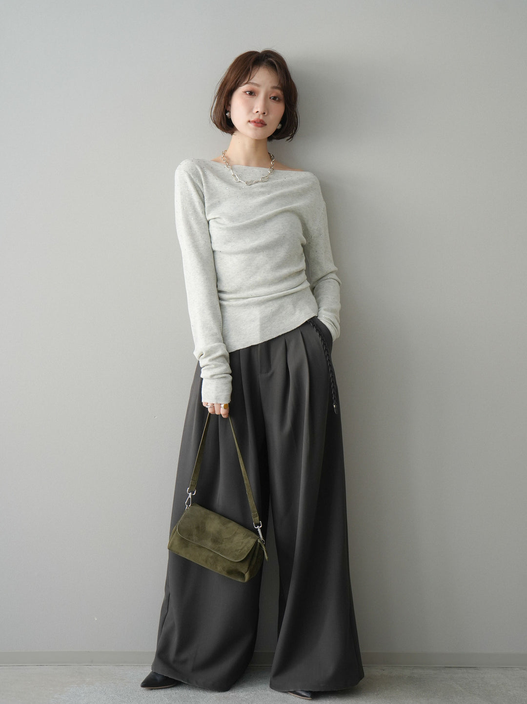 [予約]ラインストーンアシンメトリーニットトップス/gray