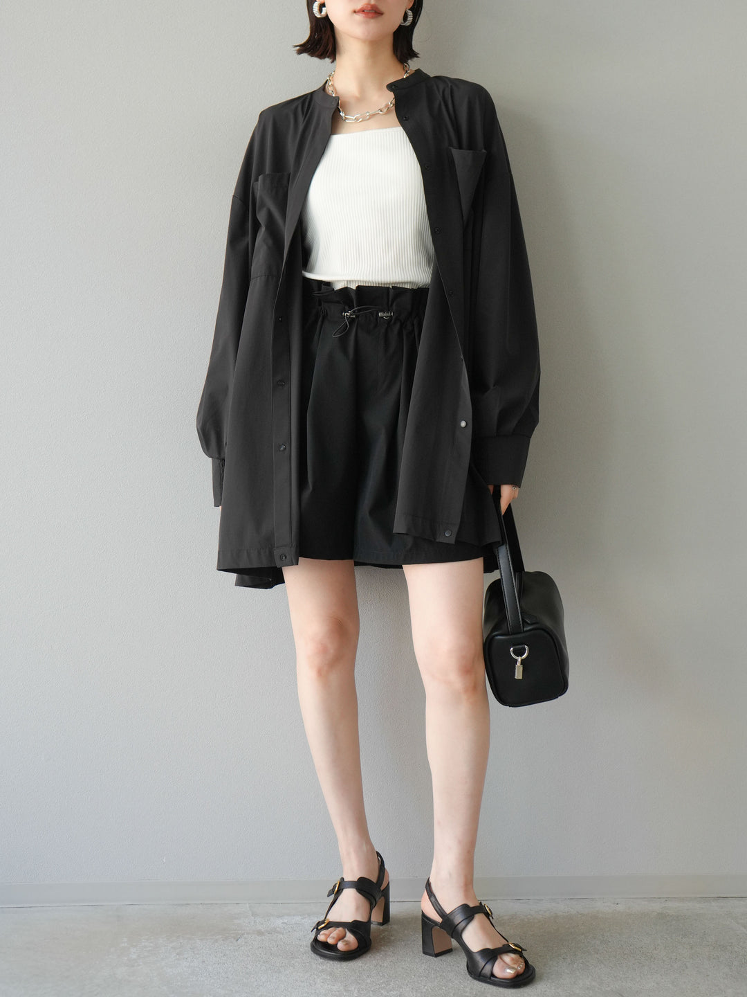 [預購] ICE TOUCH 荷葉邊褶皺短褲/黑色