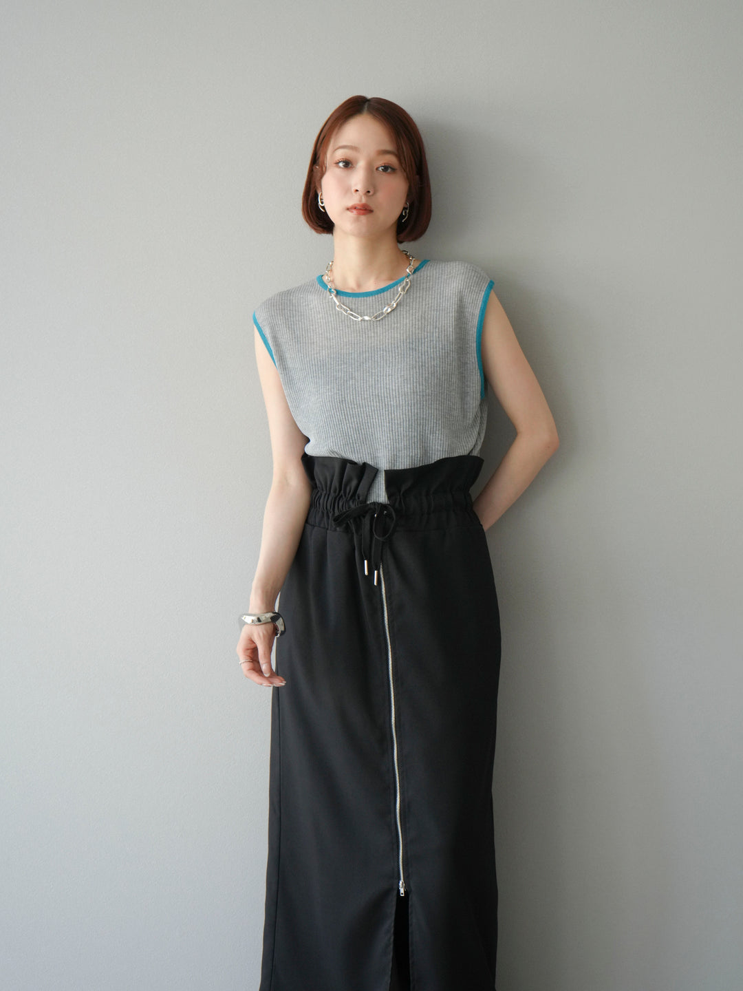 [予約]リネンタッチ配色ニットノースリーブプルオーバー/モクグレー