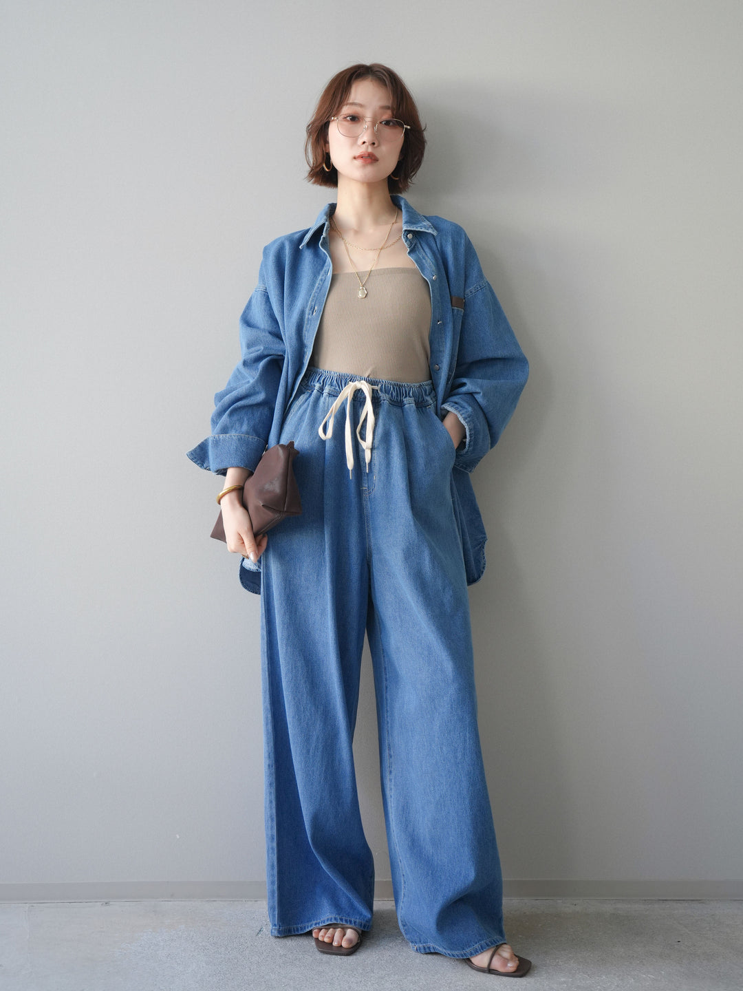 [SET]ポイントレザーオーバーデニムシャツ+ドロストワイドデニムパンツ(2set)