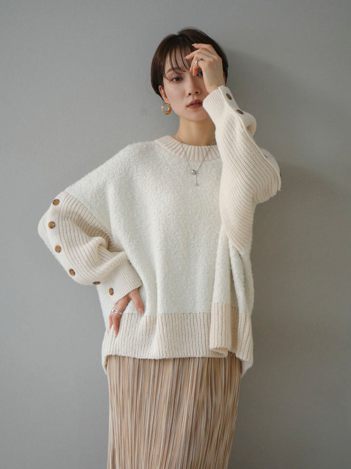 [Pre-order] Sleeve button boucle knit pullover/white
