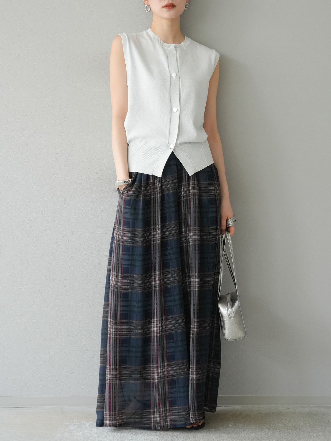 [SET] 金銀絲針織背心 + 透視格紋寬鬆褲 (2 件套)