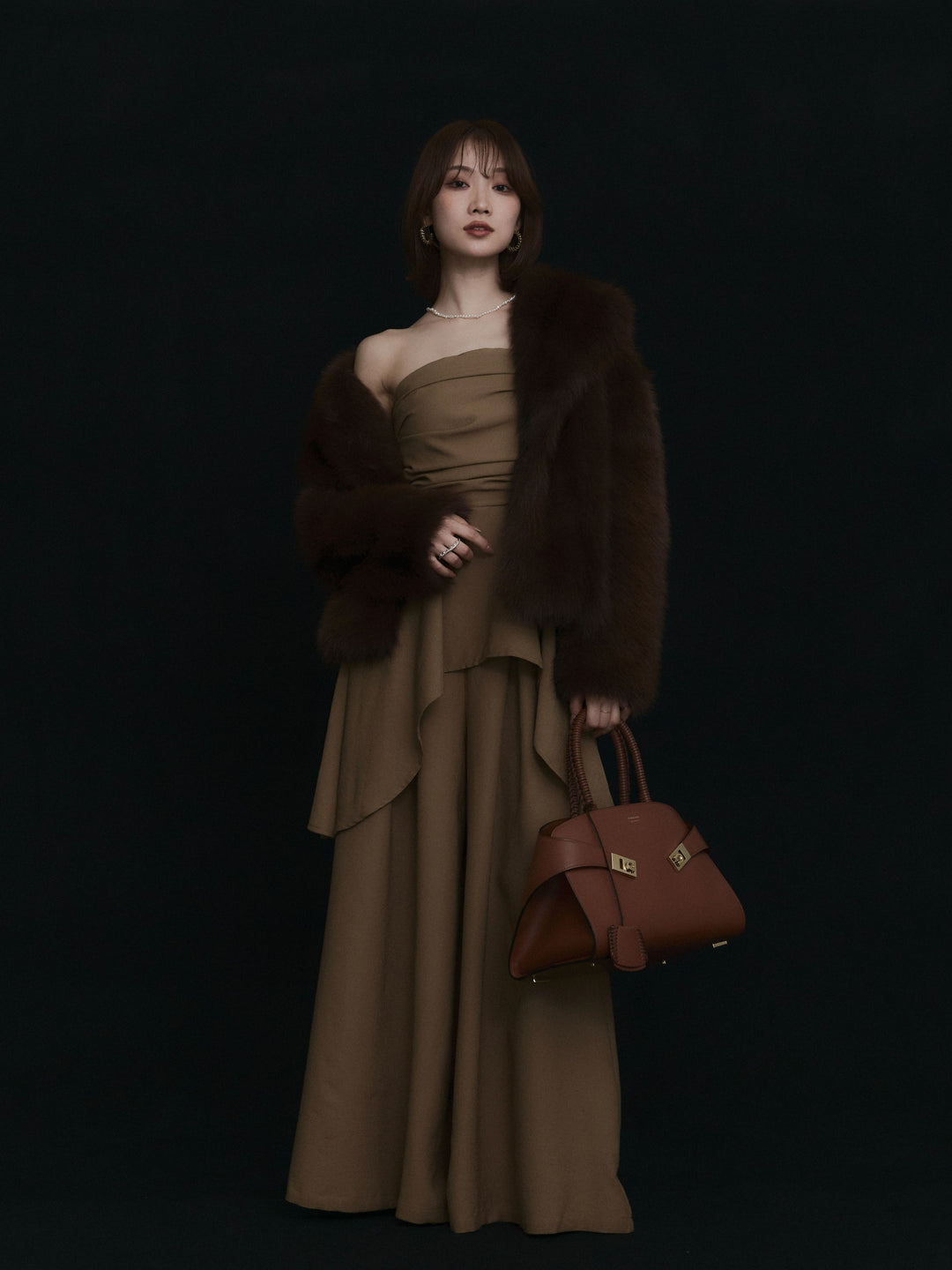 【Allure】[SET]ぺプラムベアトップス＆ワイドパンツSET UP+フェイクファービックカラージャケット(2set)