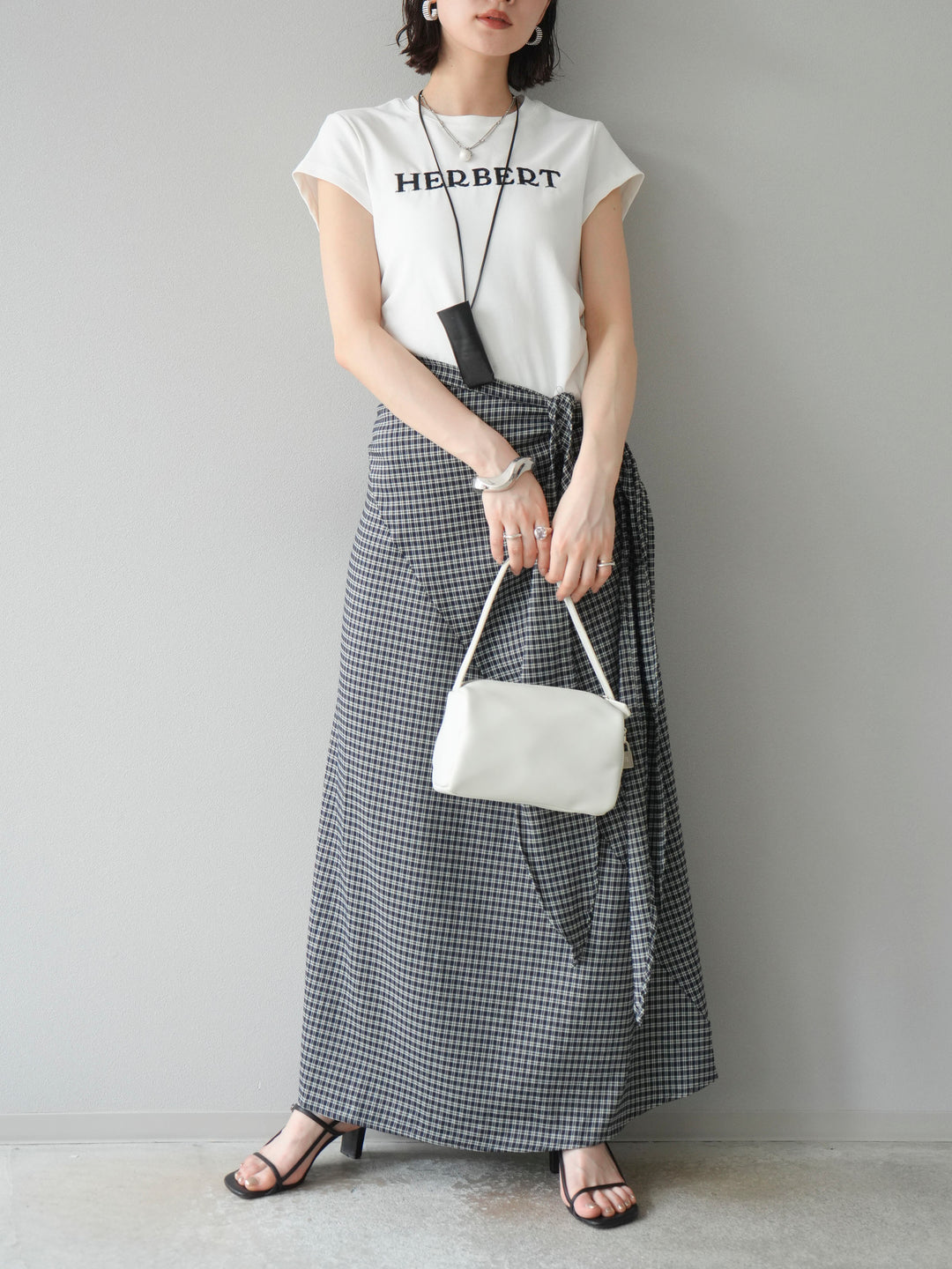 [SET]刺繍ロゴTシャツ＆レザーポーチネックレスSET +サイド巻きツイルスカート(2set)