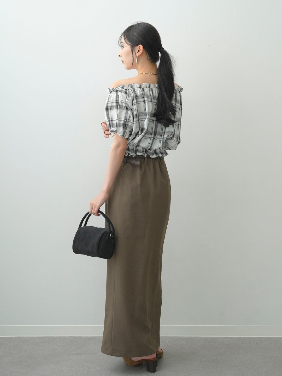[SET]チェックギャザーオフショルトップス+クレープデシンフラップ付きストレートスカート(2set)