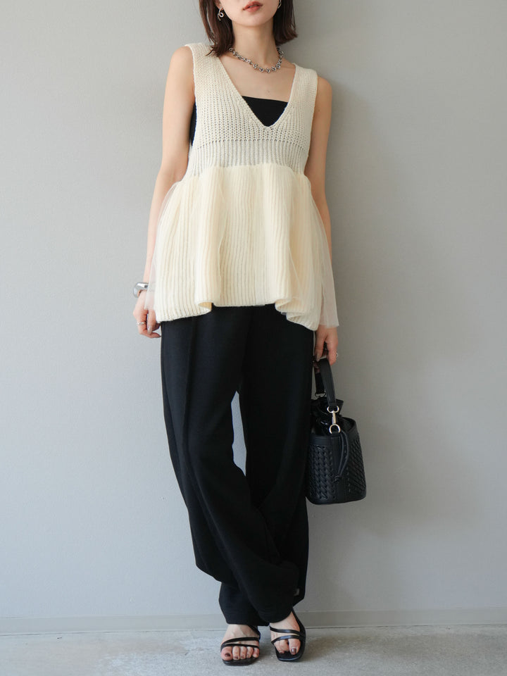 [SET] 薄紗層疊荷葉邊針織背心 + 兩用設計運動褲（2 件組）