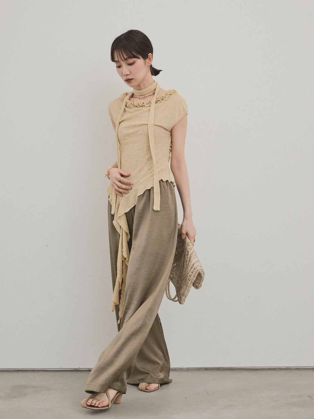 [SET]ラッフルシアーニットタンクトップ+サテンイージーパンツ(2set)