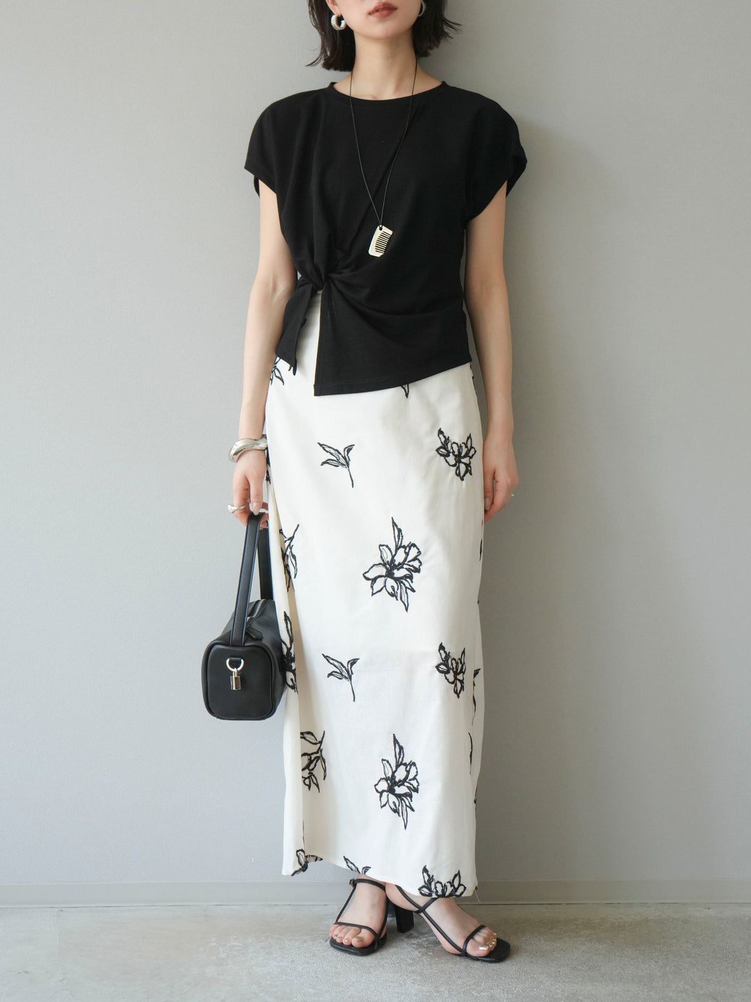 [予約]フラワー刺繍ナロースカート/ホワイト