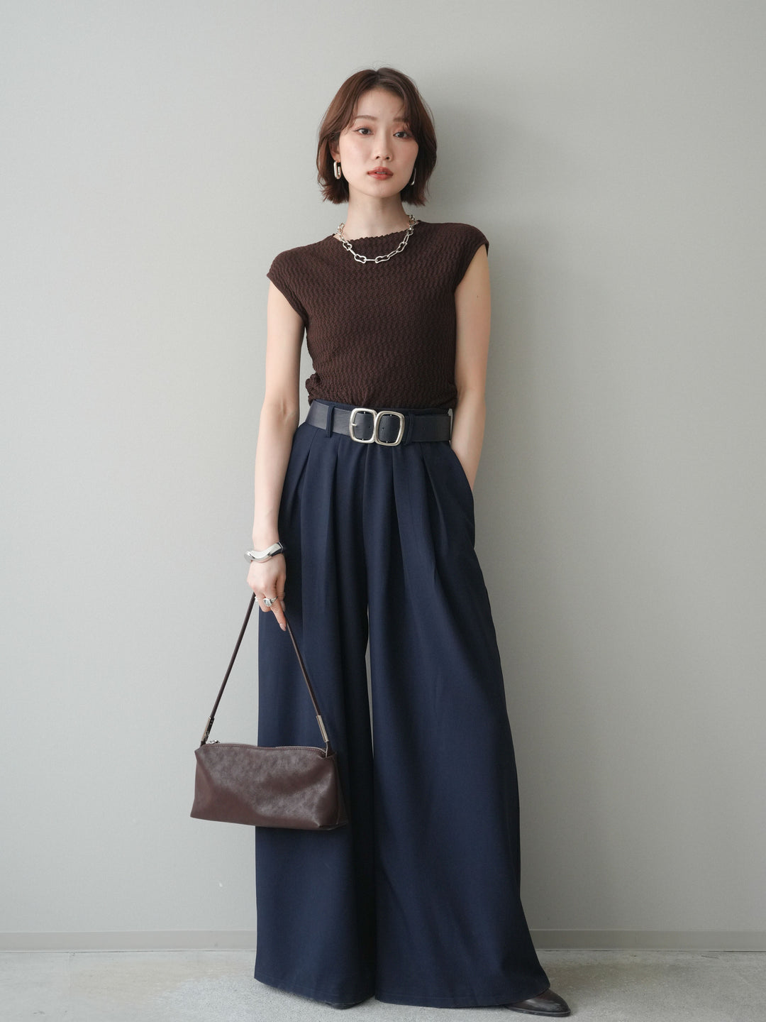 [予約]サイドシャーリングボトルネックノースリーブニットプルオーバー/brown