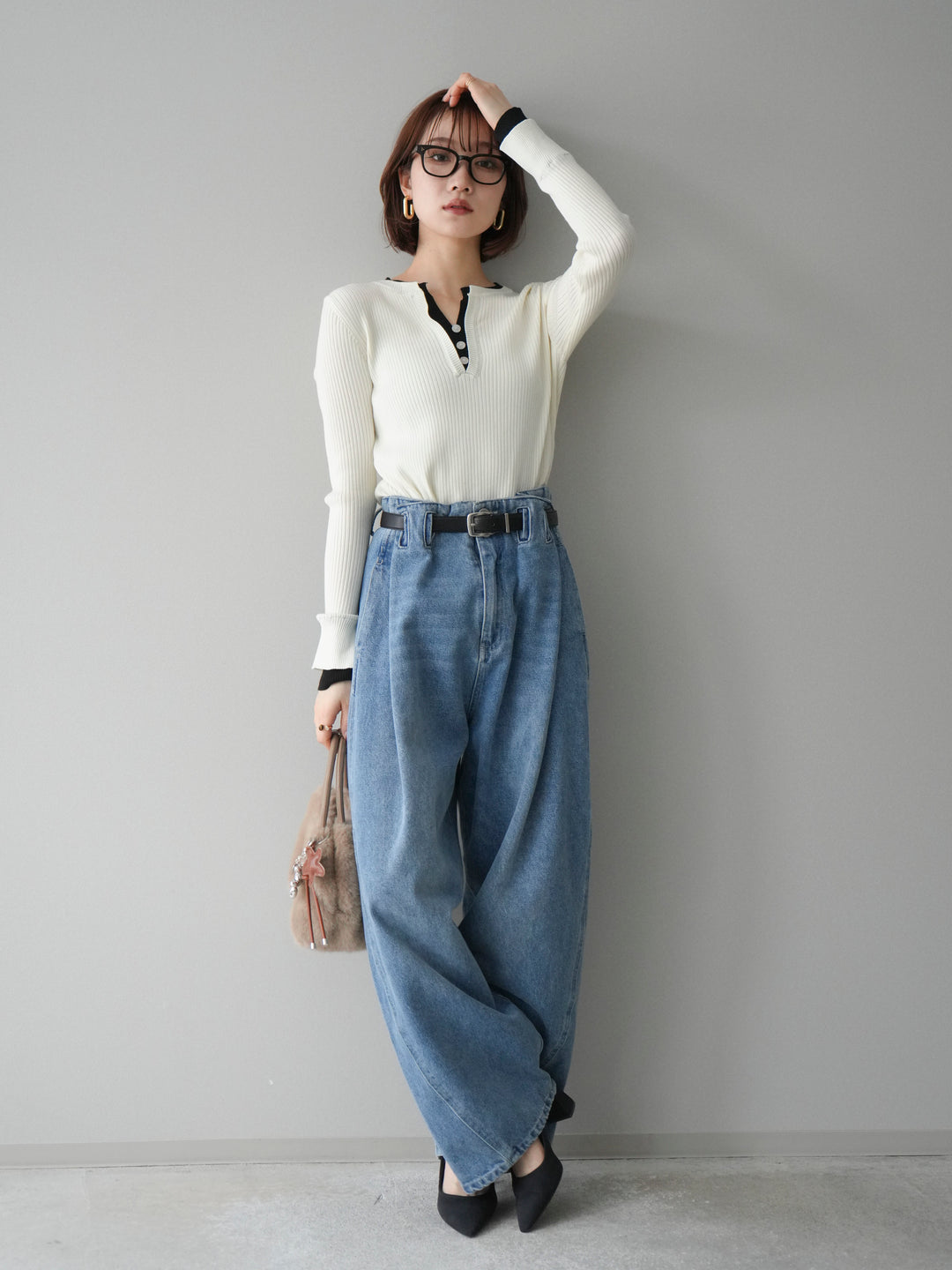 [SET]バイカラーキーネックリブニットトップス+ハイウエストベルトループデザインデニムパンツ(2set)