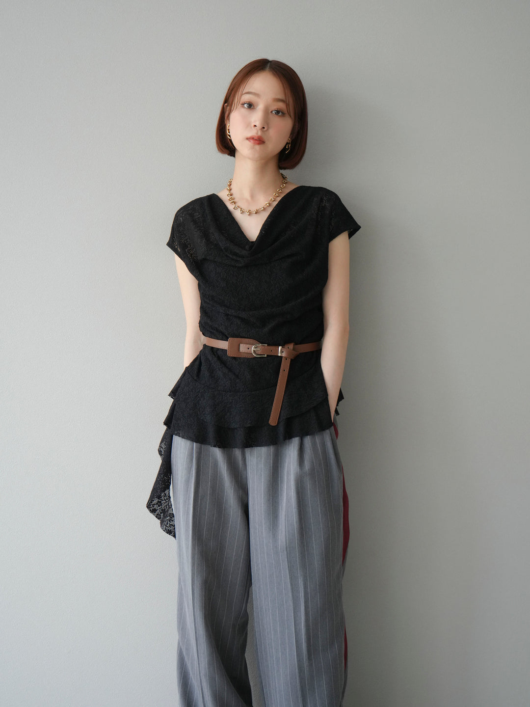 [予約]ベルト付ドレープデザインレーストップス/ブラック