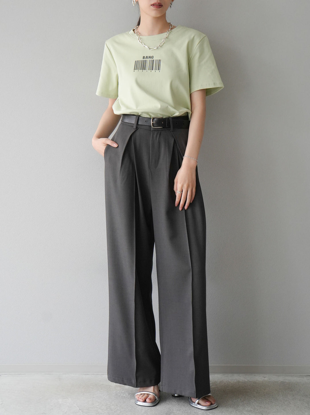 [SET]バーコードプリントTシャツ+デザインタックワイドパンツ(2set)