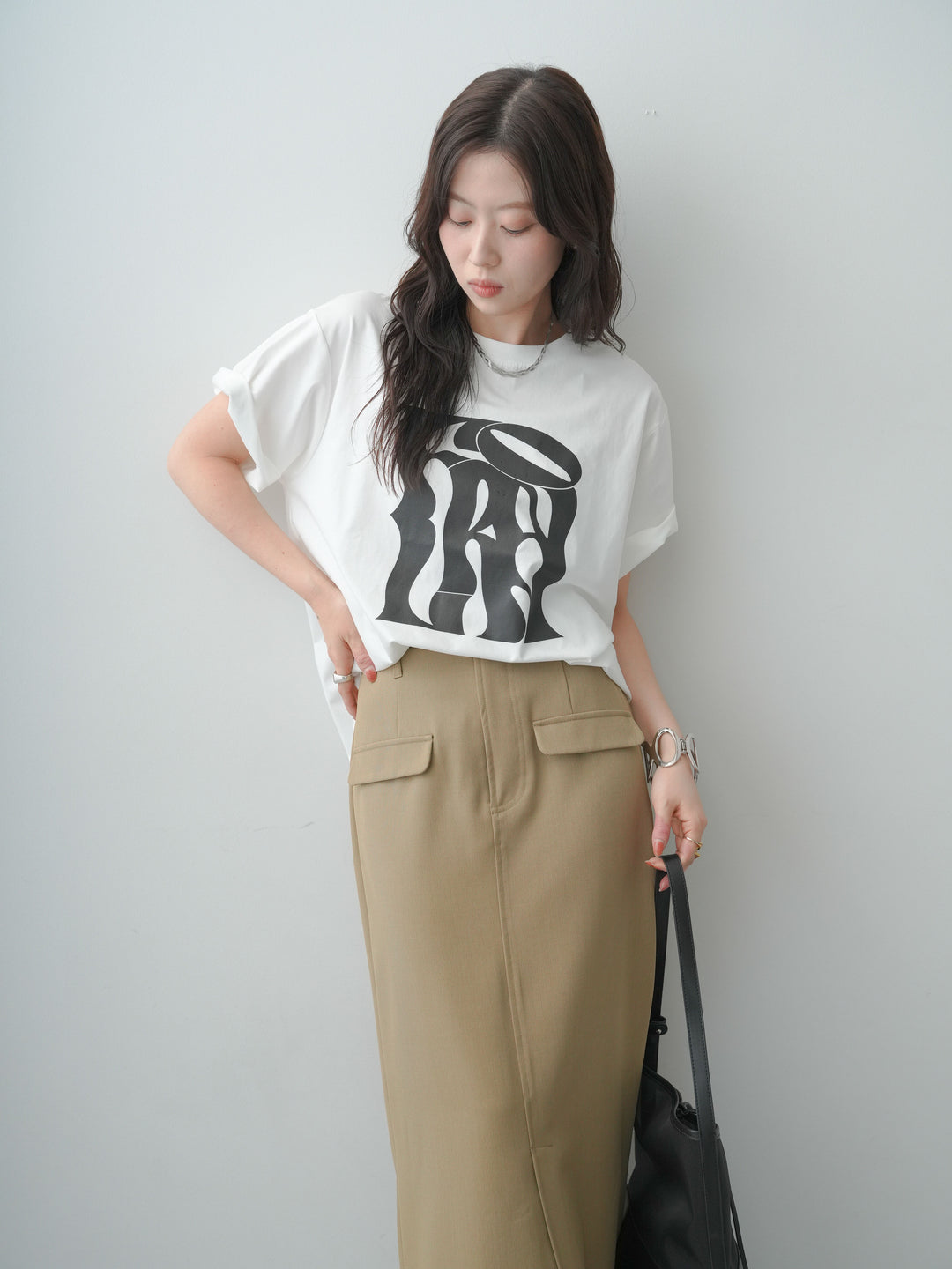 [SET]クールタッチアートロゴオーバーTEE+クレープデシンフラップ付きストレートスカート(2set)