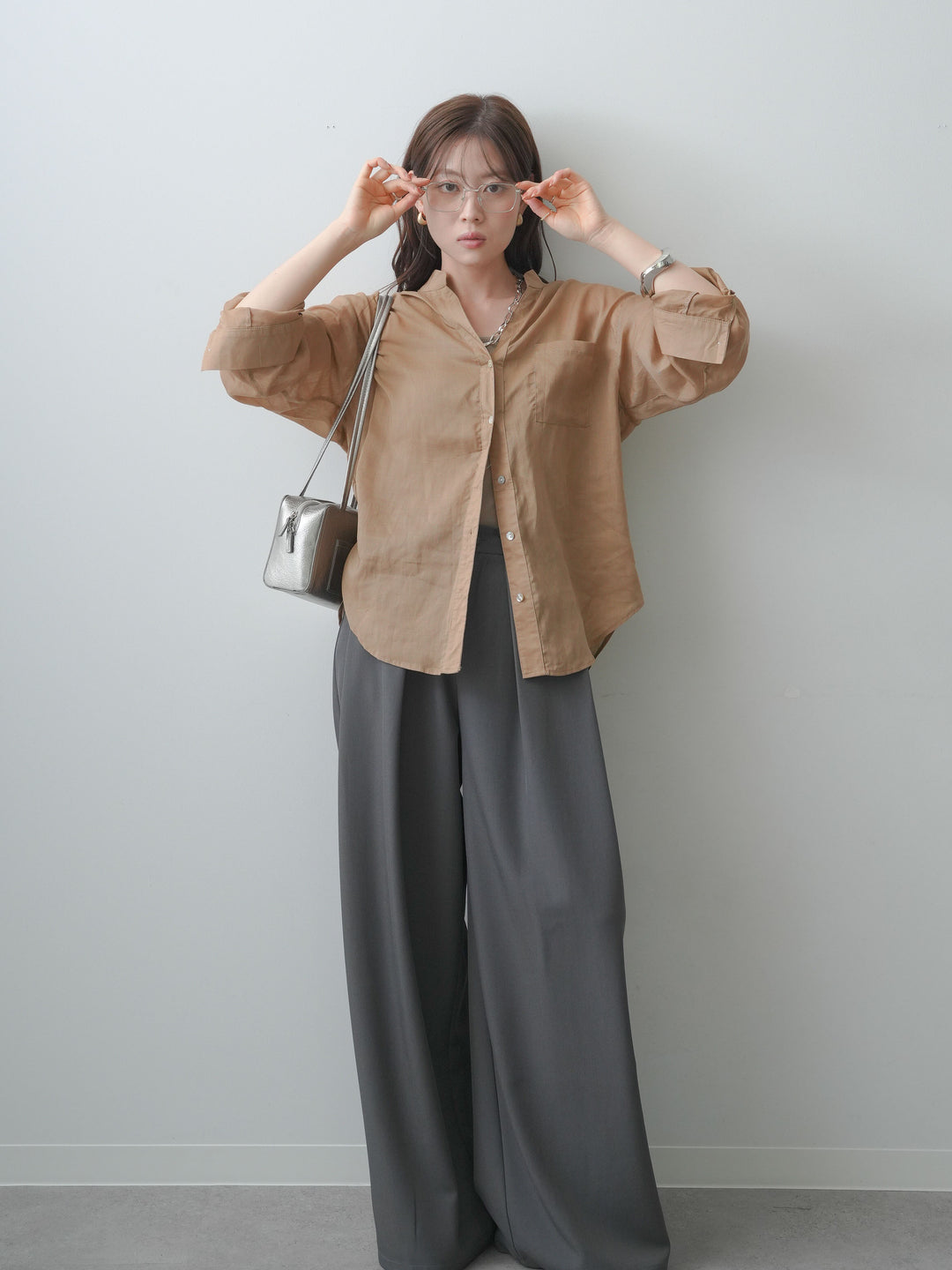 [SET]バックレースノーカラーシャツ+ベルトループデザインワイドパンツ(2set)