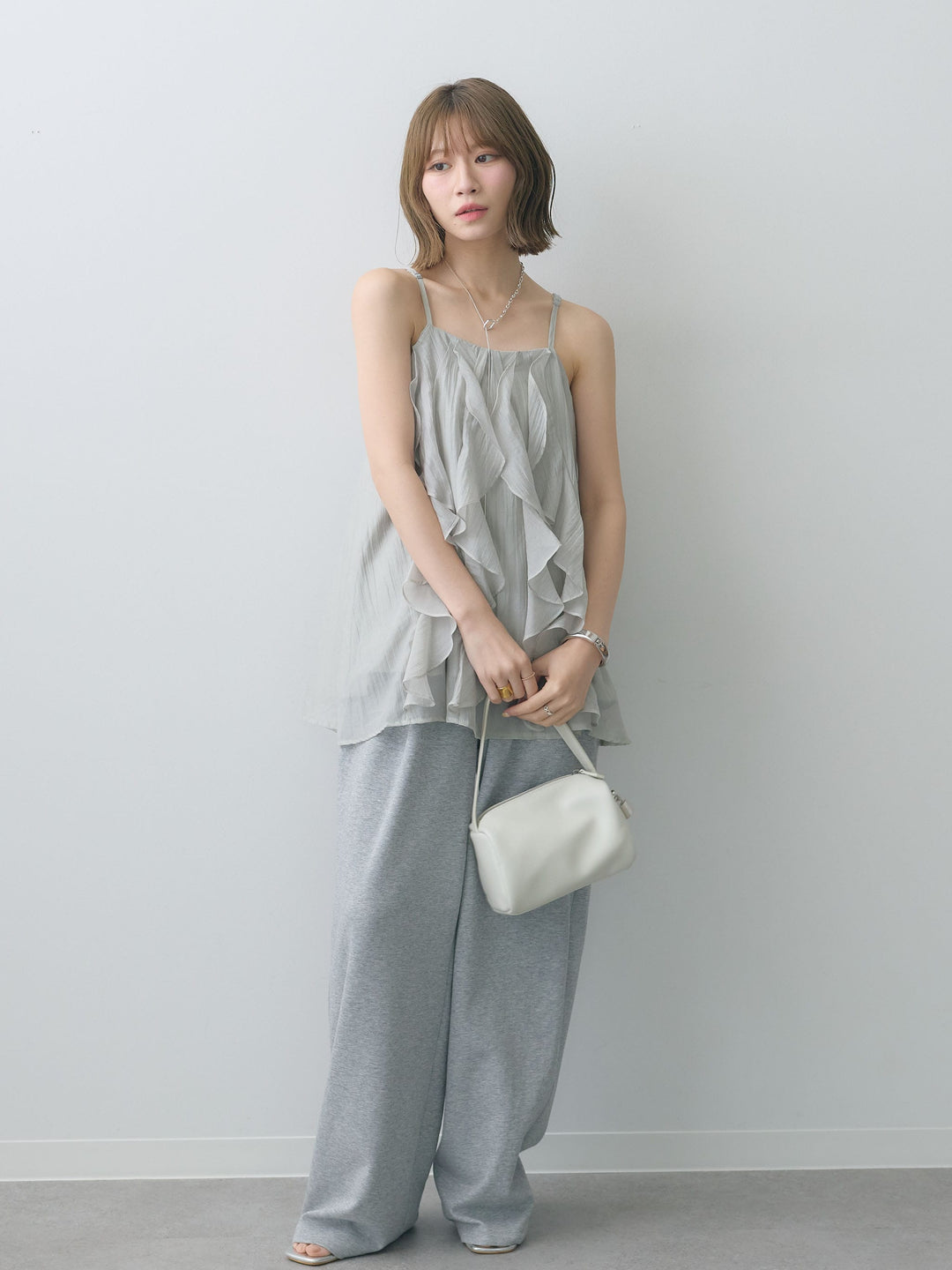 [SET]フロントラッフルシアーキャミソール+リラックスドレープスウェットパンツ(2set)