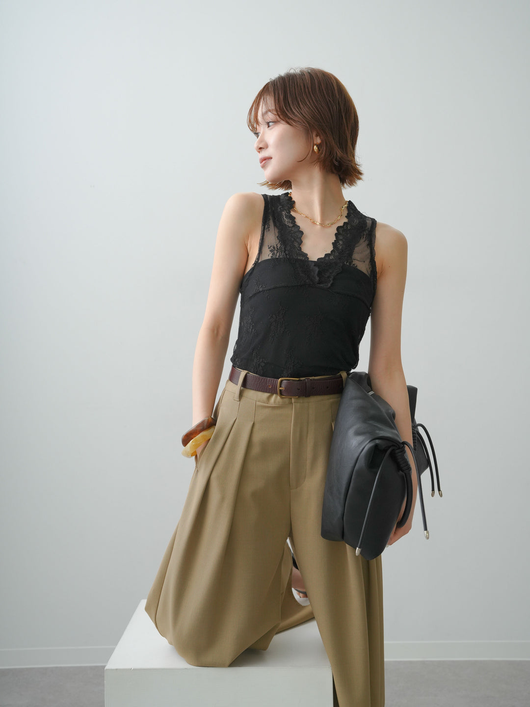 [予約]フラワーレースシアーノースリトップス/black