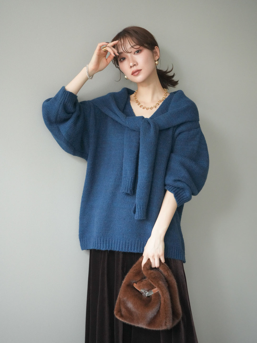 [予約]ストール付きVネックニットプルオーバー/blue