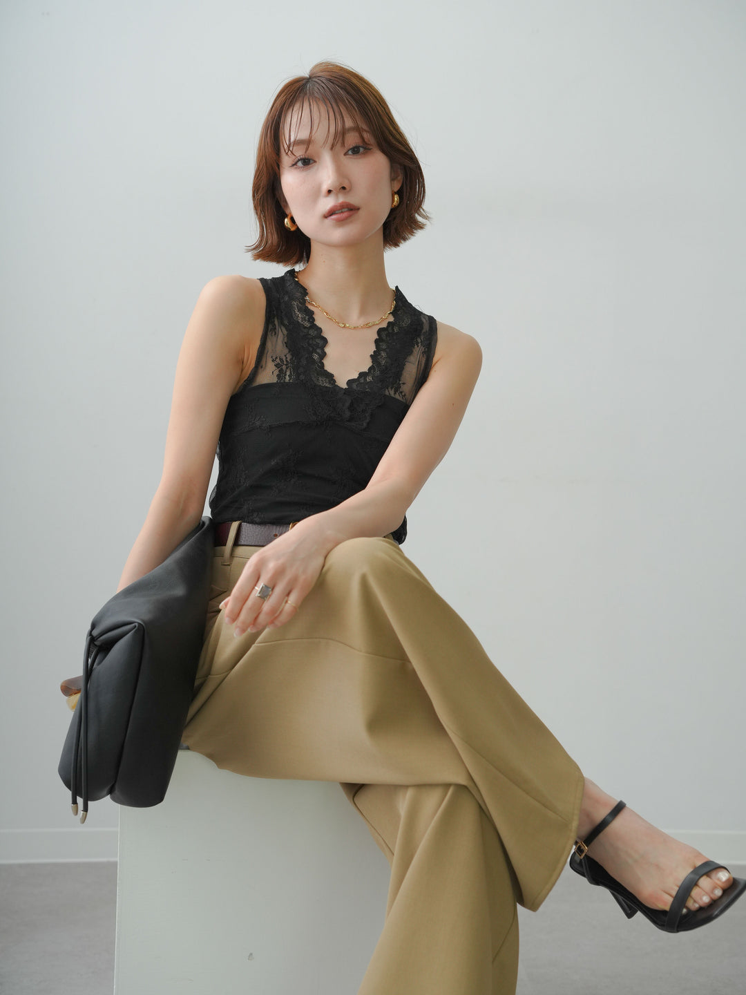 [予約]フラワーレースシアーノースリトップス/black
