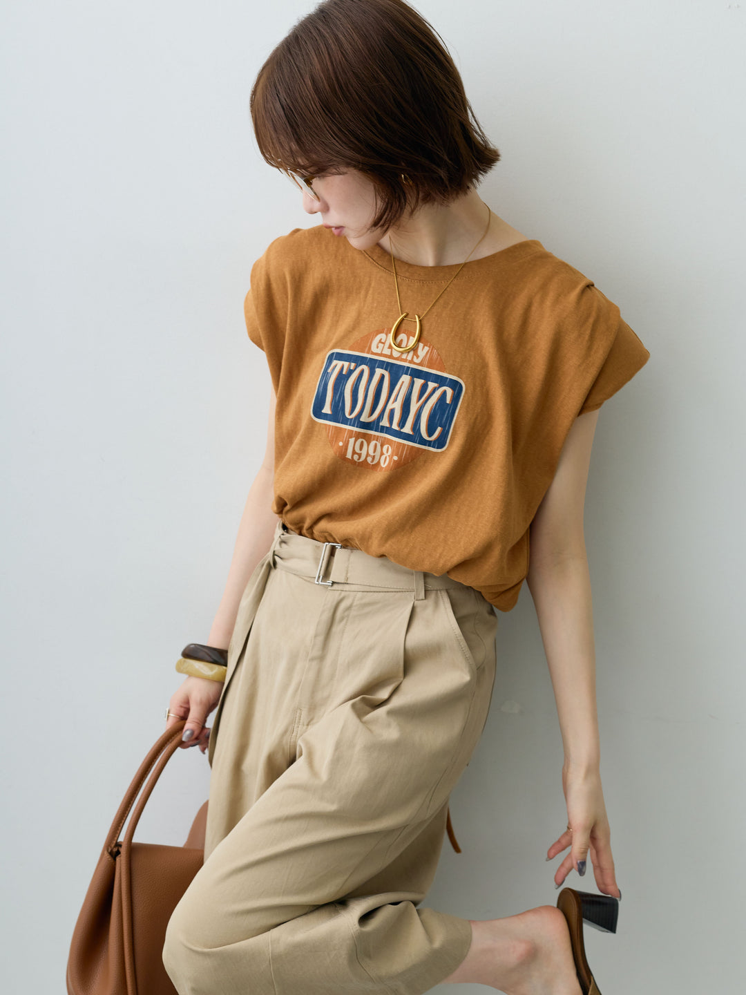 [SET]ヴィンテージロゴドロストTEE+ベルトデザインタックミドルパンツ(2set)