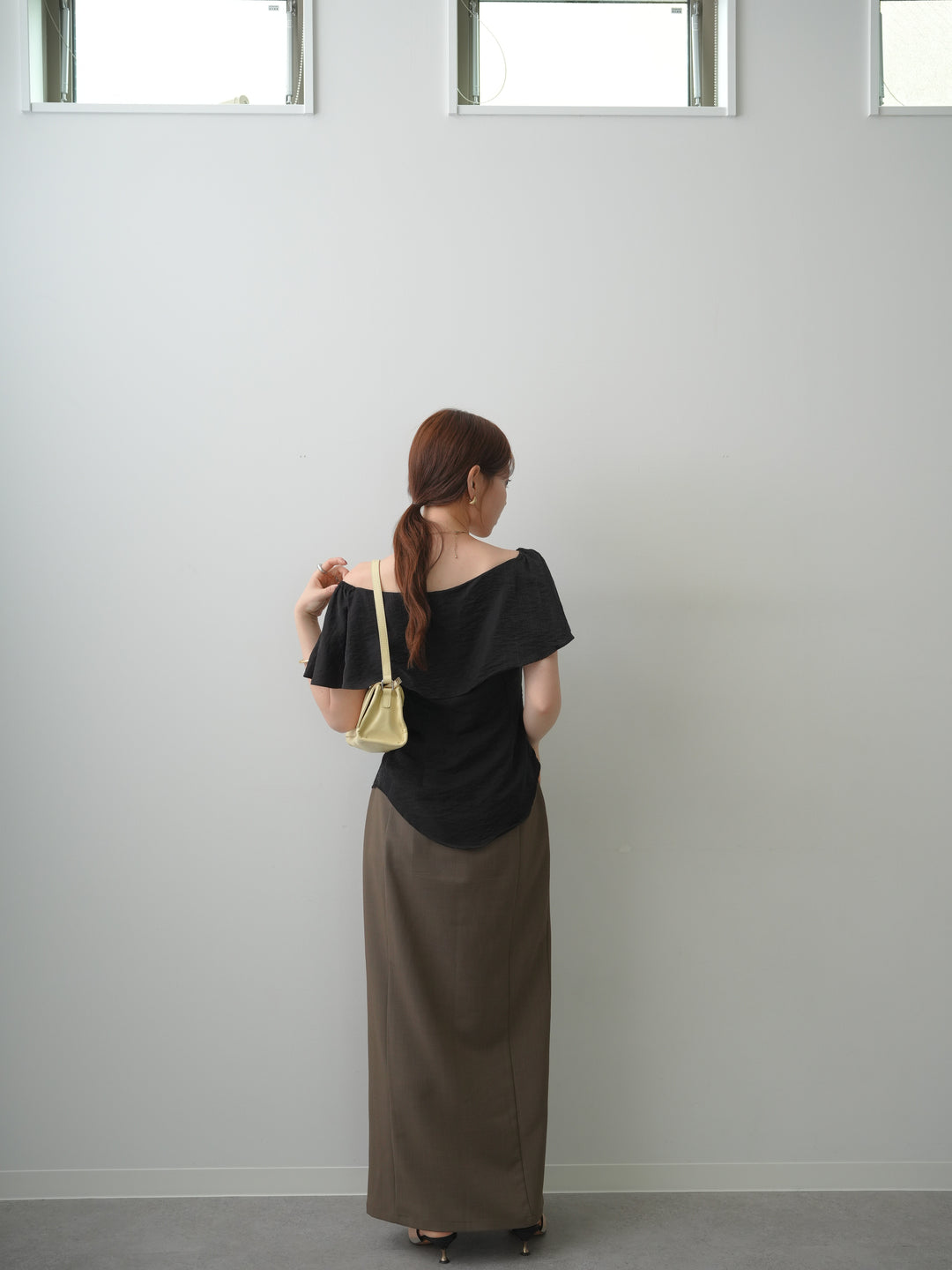 [SET]ラッフルオフショルブラウス+クレープデシンフラップ付きストレートスカート(2set)
