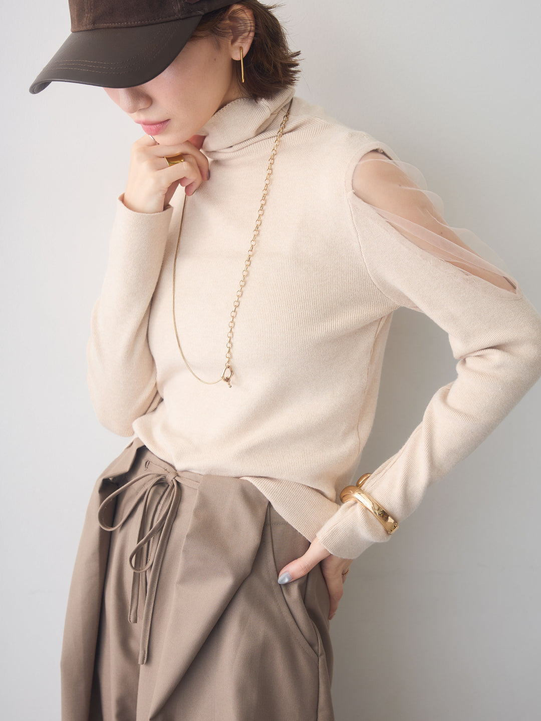 [予約]ショルダーチュールハイネックニットトップス/beige
