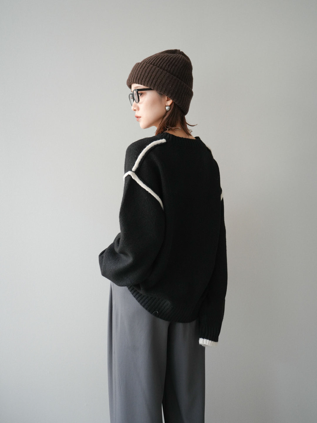 [予約]バイカラーパイピングニットプルオーバー/black