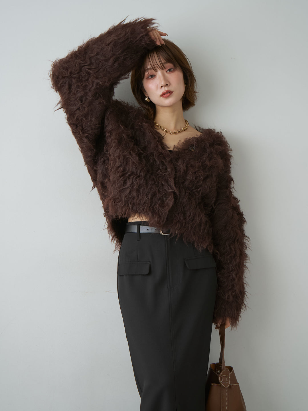 [SET]カーリーフェザーニットカーディガン+クレープデシンフラップ付きストレートスカート(2set)