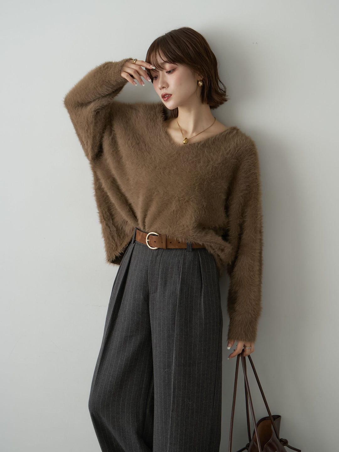 [SET]バックリボンVネックシャギーニットトップス+ピンストライプタックワイドパンツ(2set)