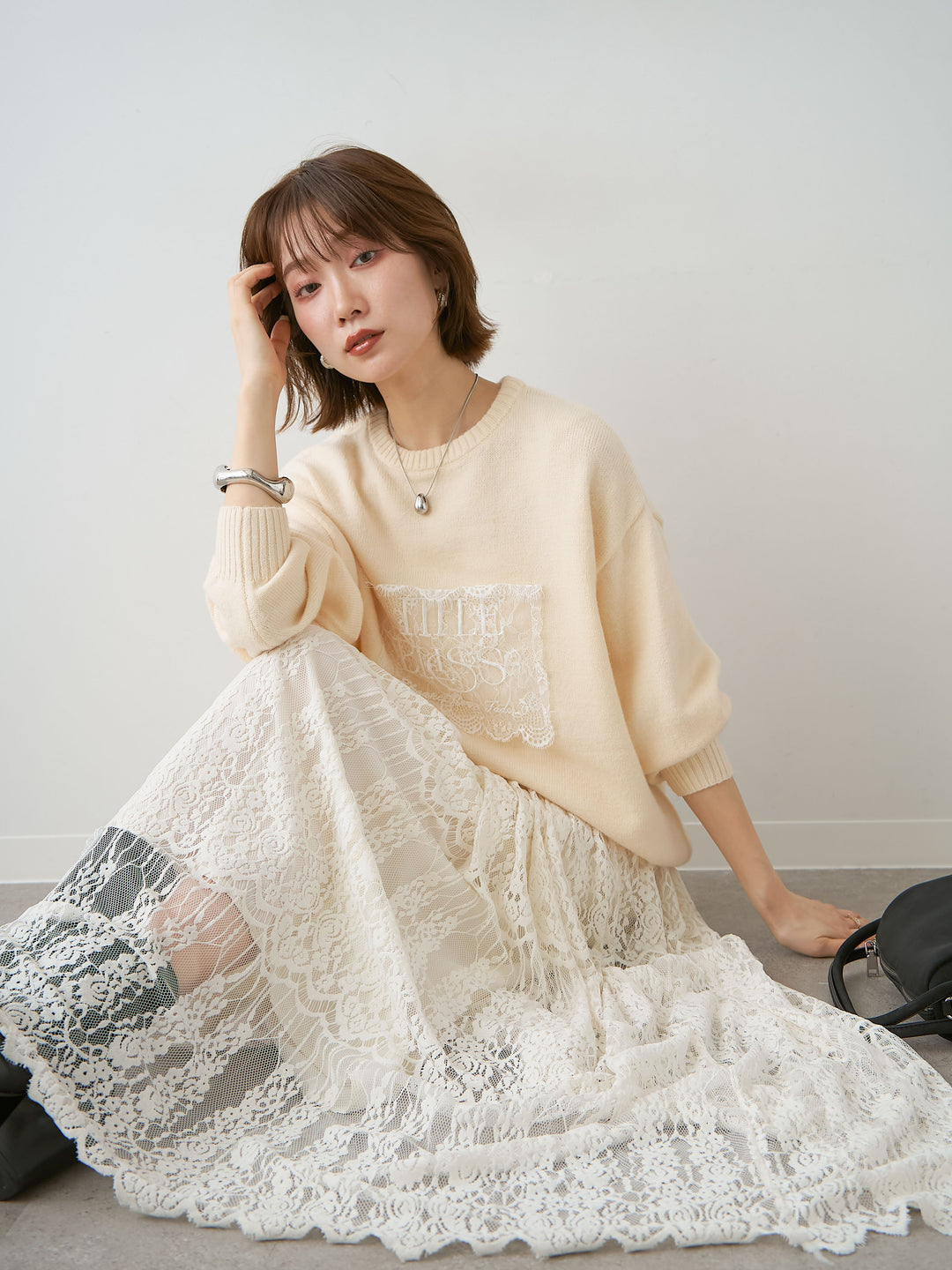 [SET]アルパカタッチ刺繍レースロゴニットプルオーバー+ベロアレースドレープフレアスカート(2set)