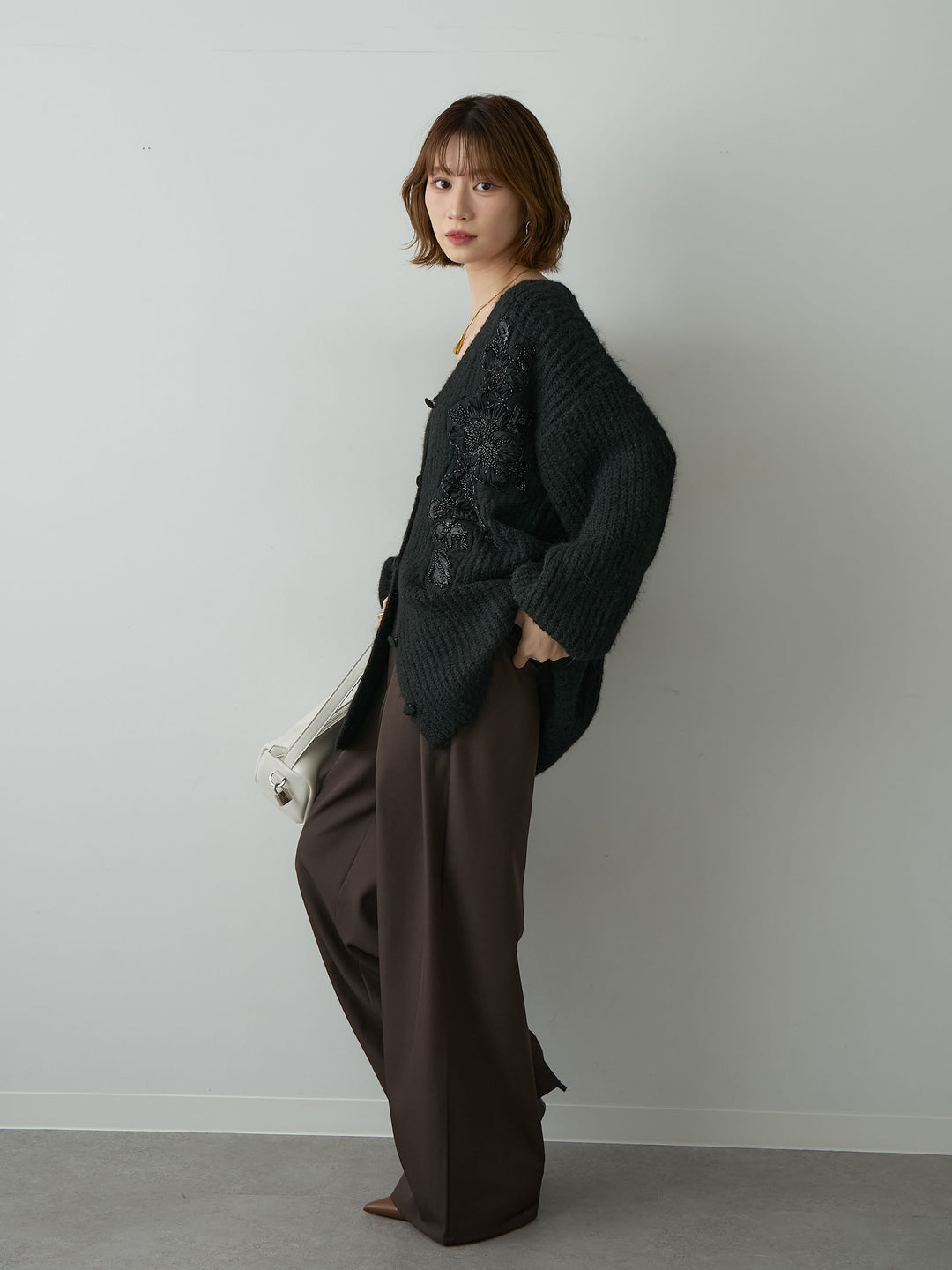 [SET]フローラルビーズニットロングカーディガン+ツイルタックワイドパンツ(2set)