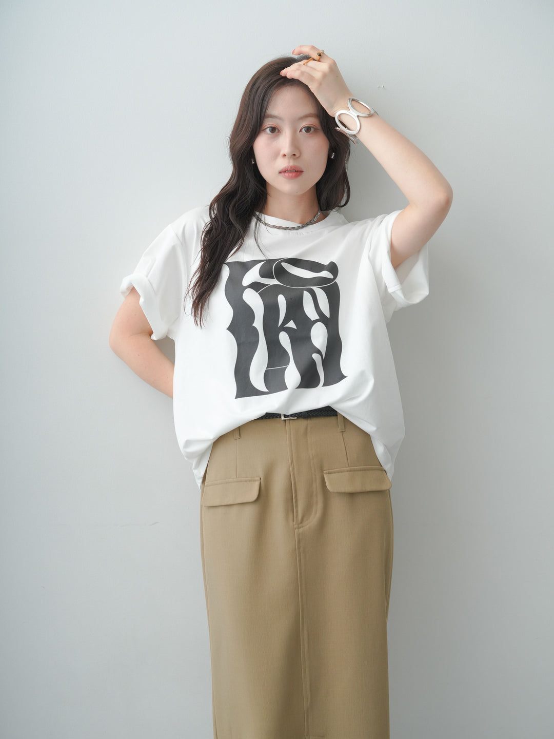 [SET]クールタッチアートロゴオーバーTEE+クレープデシンフラップ付きストレートスカート(2set)