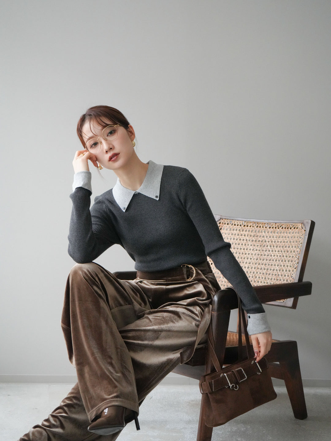 [予約]ニットカフス襟付き配色リブニットトップス/charcoal