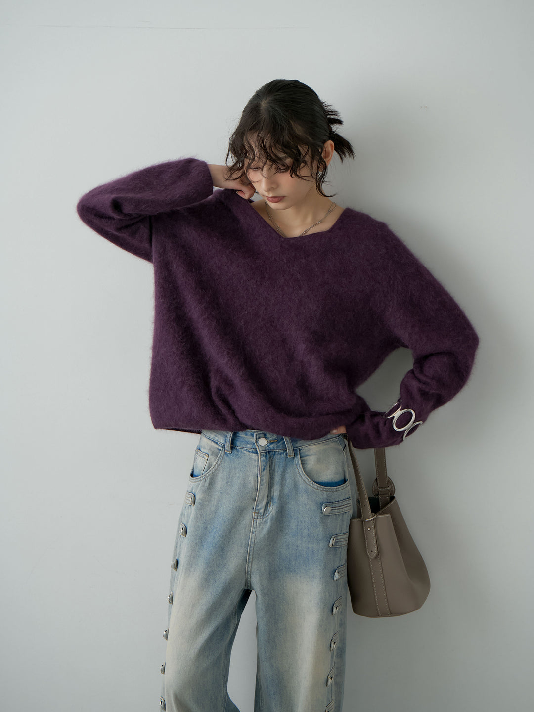 [SET]カシミア混フェザータッチVネックニットトップス+ナポレオンライトウォッシュワイドデニム(2set)
