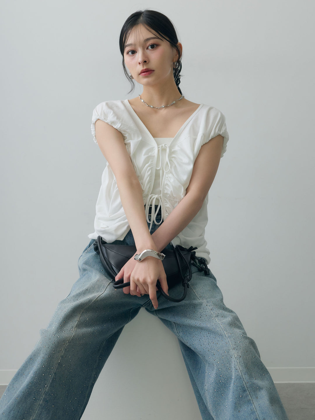 [SET]フレンチスリーブフロントリボンギャザートップス+フロントビジューカーブデニムパンツ(2set)