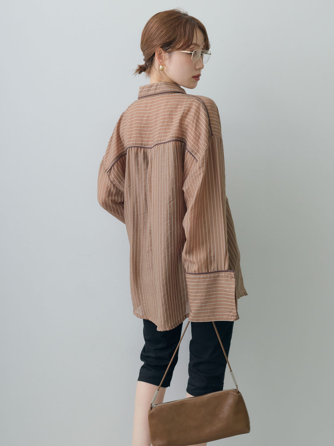 [予約]バイカラートリムオーバーストライプシャツ/brown