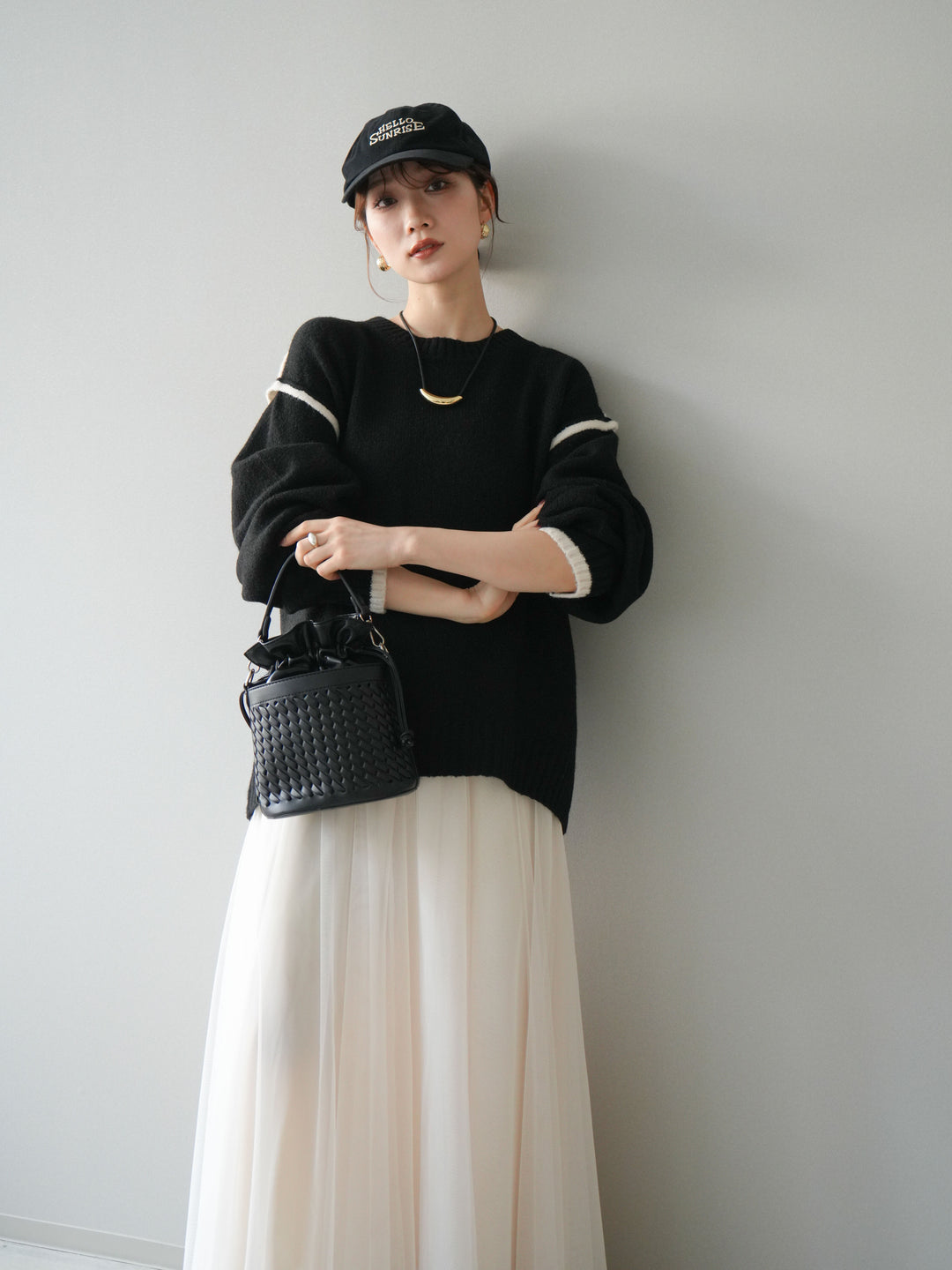 [予約]バイカラーパイピングニットプルオーバー/black