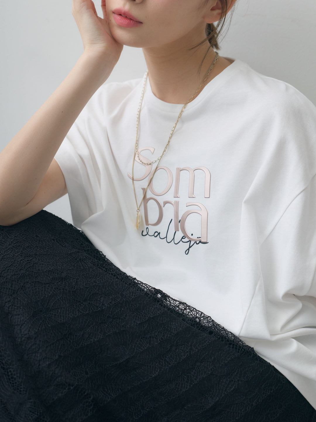 [SET]立体ロゴエンボスTEE +フローラルレースプリーツスカート(2set)