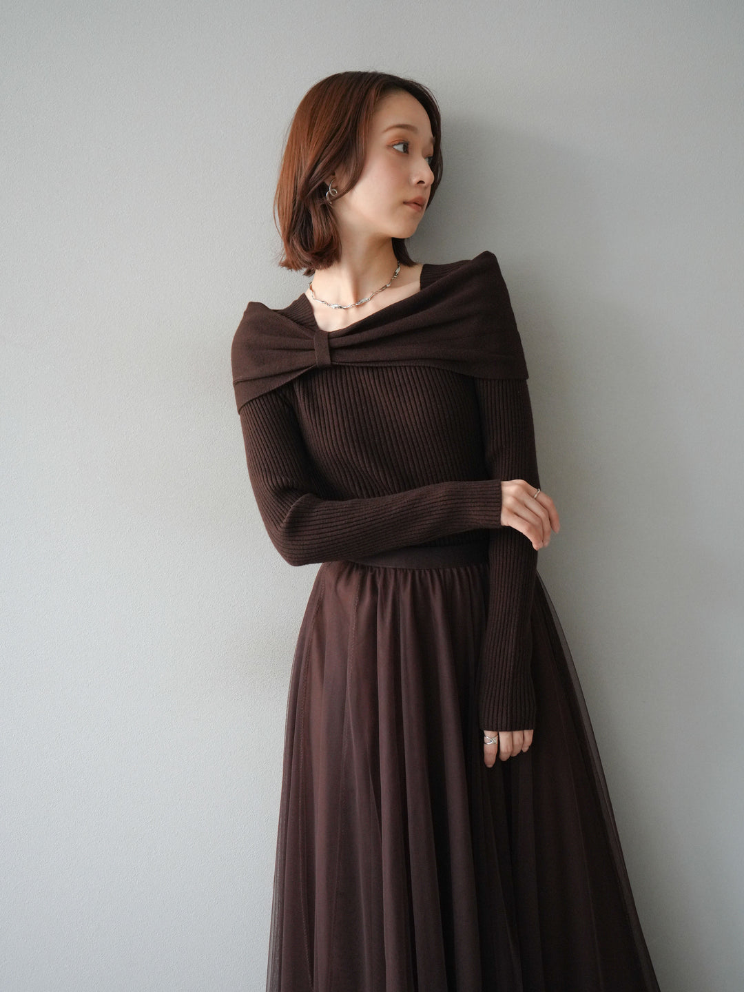 [予約]リボンモチーフオフショルリブニットトップス/brown
