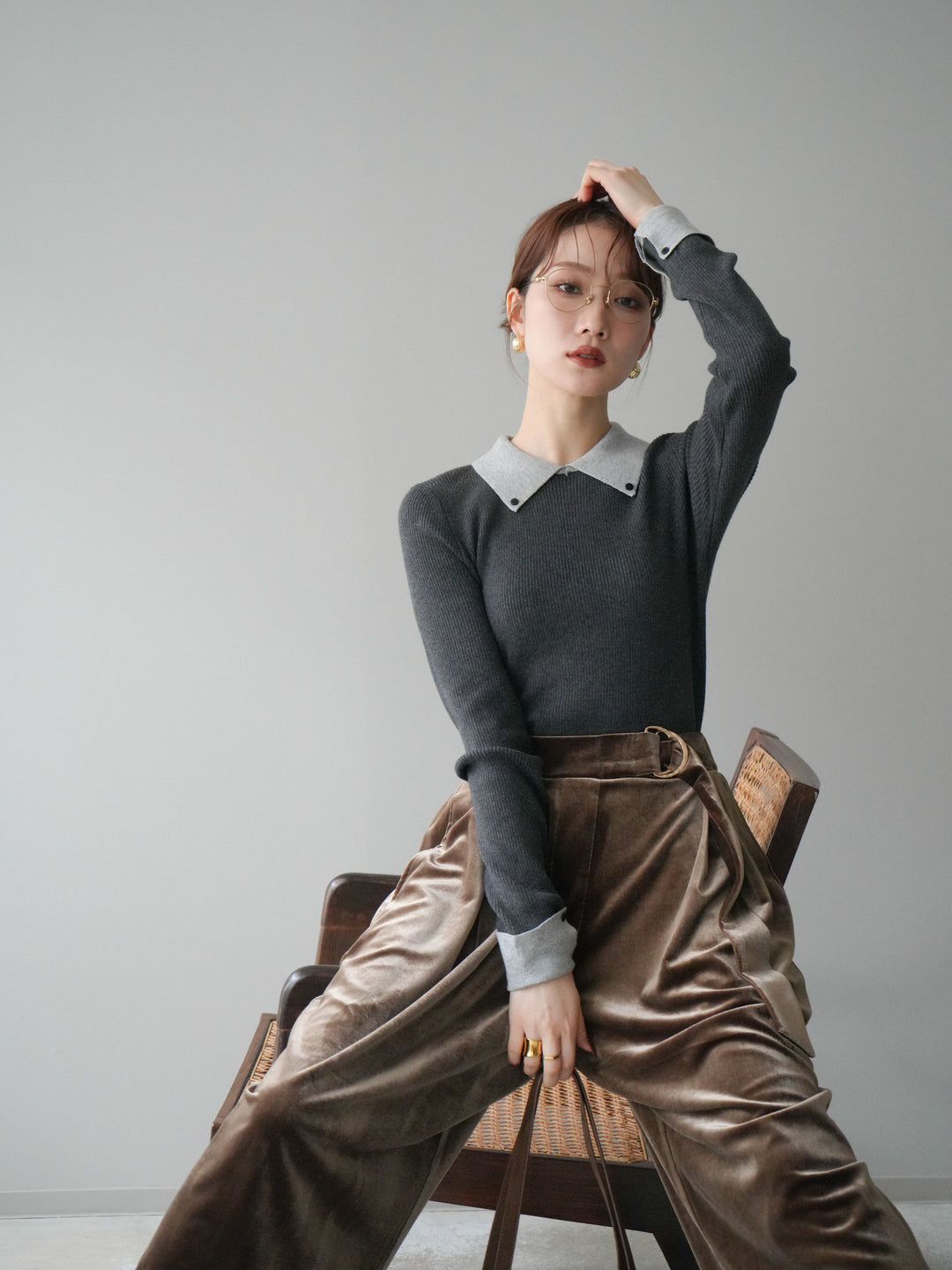 [予約]ニットカフス襟付き配色リブニットトップス/charcoal