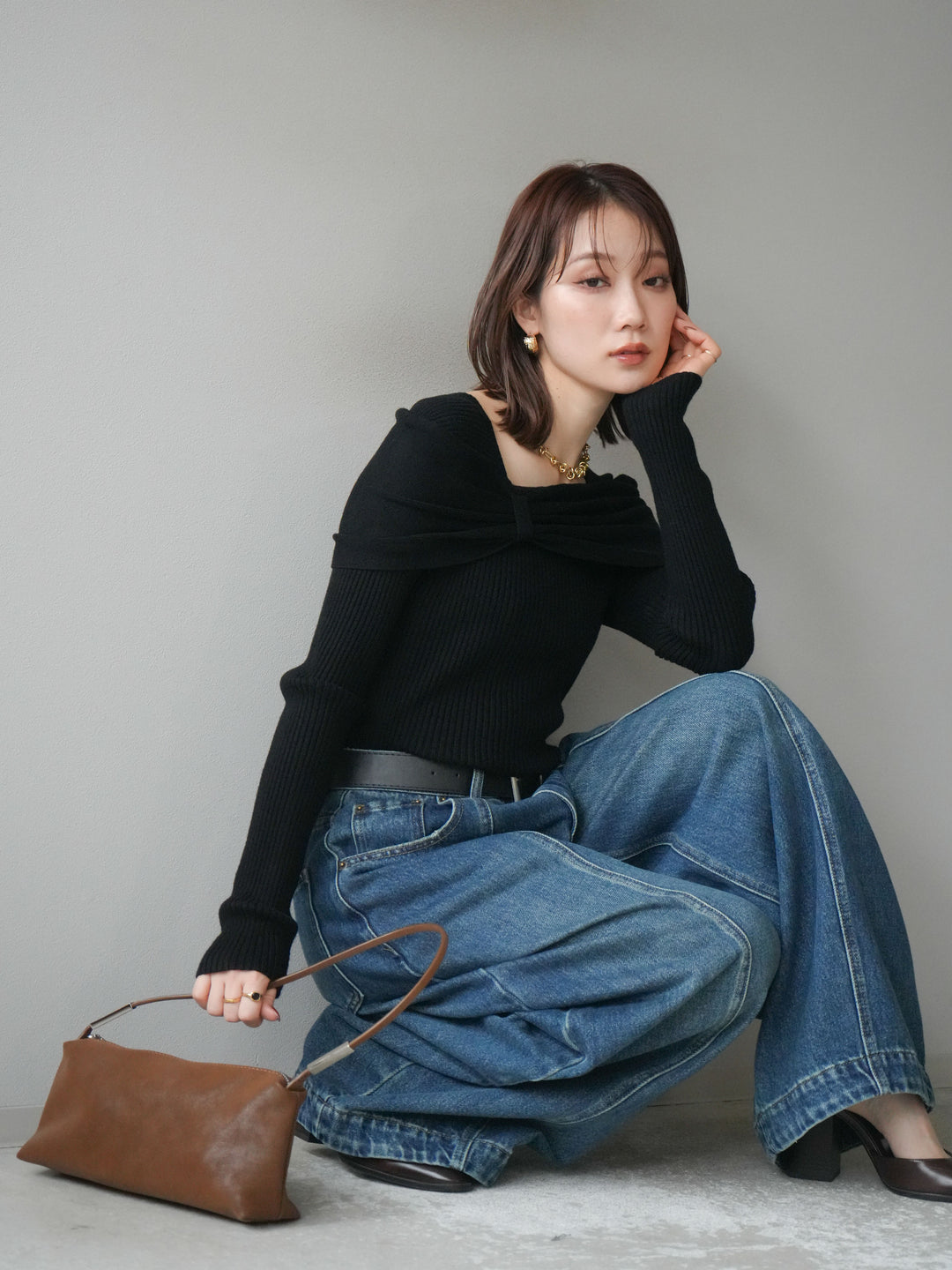 [予約]リボンモチーフオフショルリブニットトップス/black