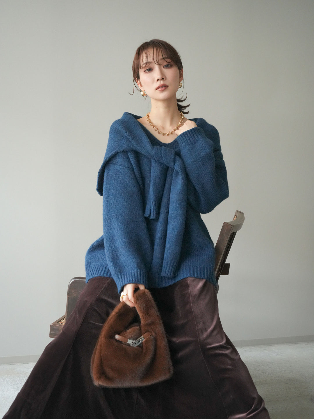 [予約]ストール付きVネックニットプルオーバー/blue