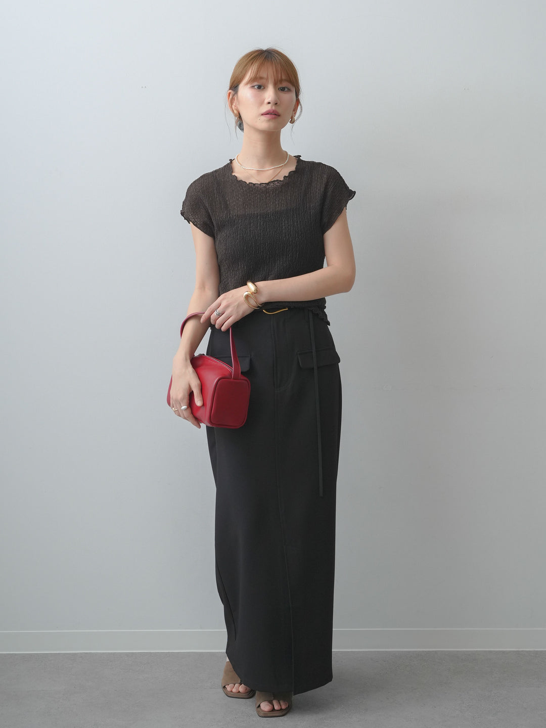 [SET]シャーリングシアーバックオープンフレンチトップス+クレープデシンフラップ付きストレートスカート(2set)
