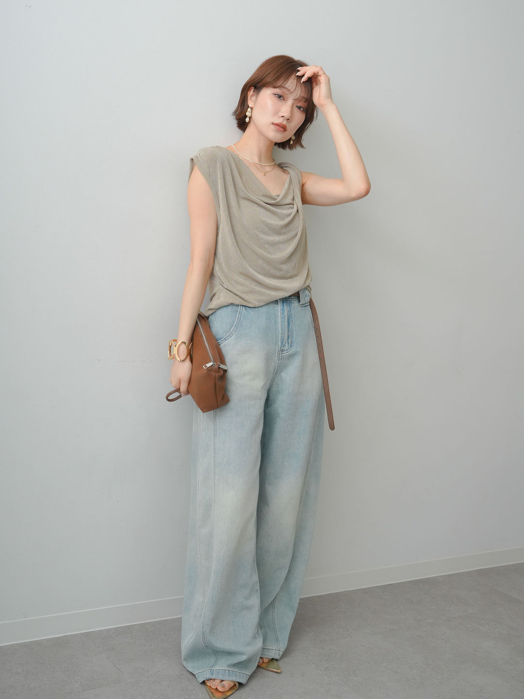 [予約]ツイストショルダーアシメドレープトップス/beige