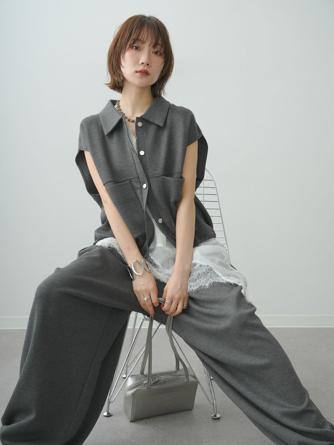 [予約]ヘムアシメレースドッキングノースリトップス/white
