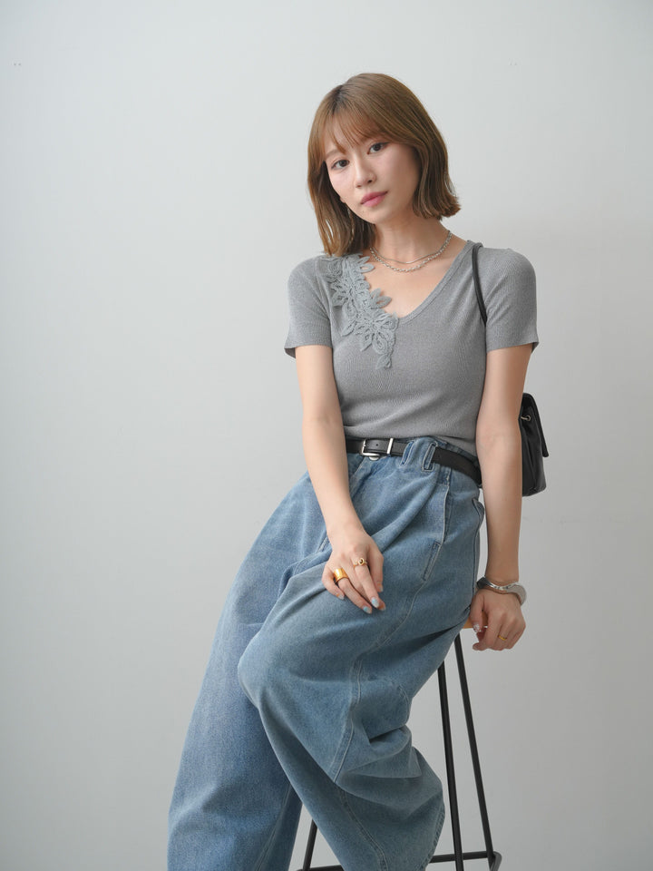 [予約]アシメフラワーレースVネック半袖ニットトップス/gray